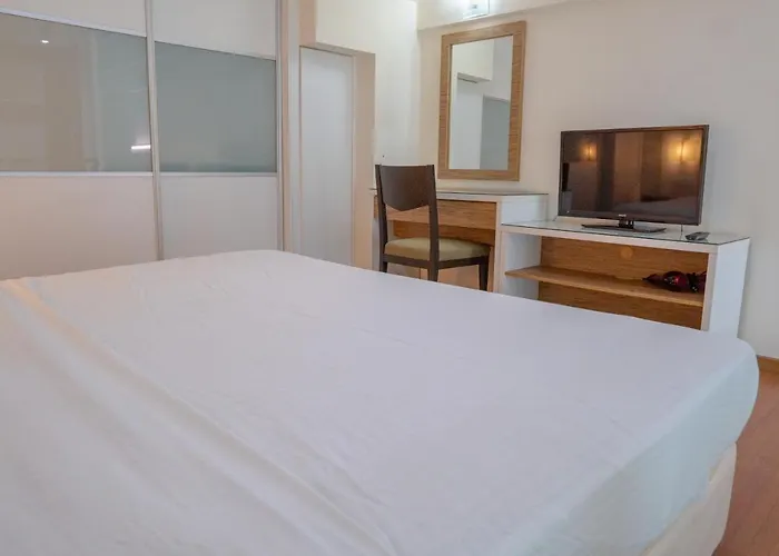 The Ceo Executive Suites